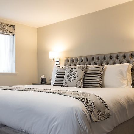 The Maple Manor Hotel Crawley  Buitenkant foto