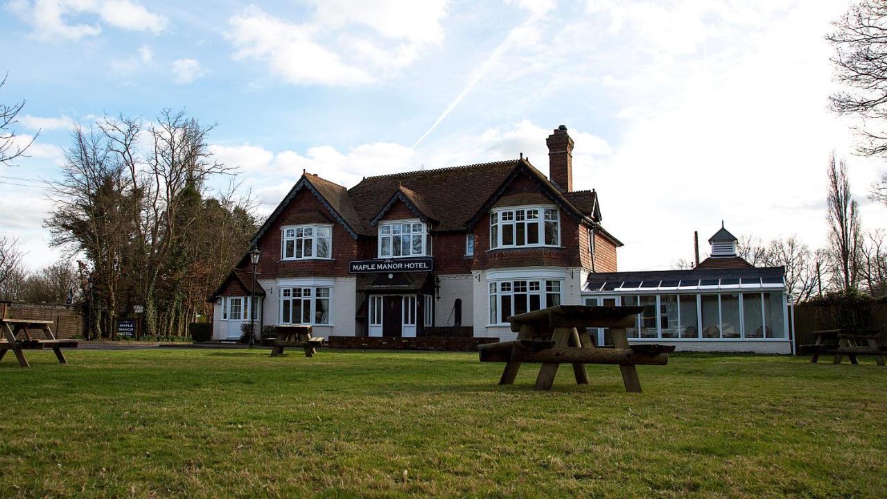 The Maple Manor Hotel Crawley  Buitenkant foto