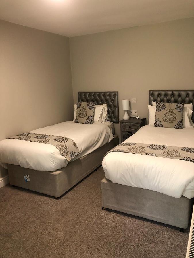 The Maple Manor Hotel Crawley  Buitenkant foto