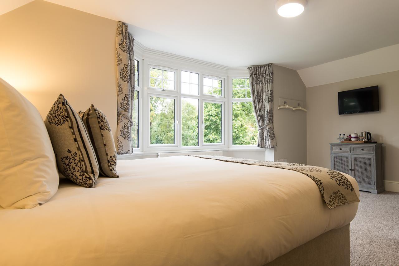 The Maple Manor Hotel Crawley  Buitenkant foto