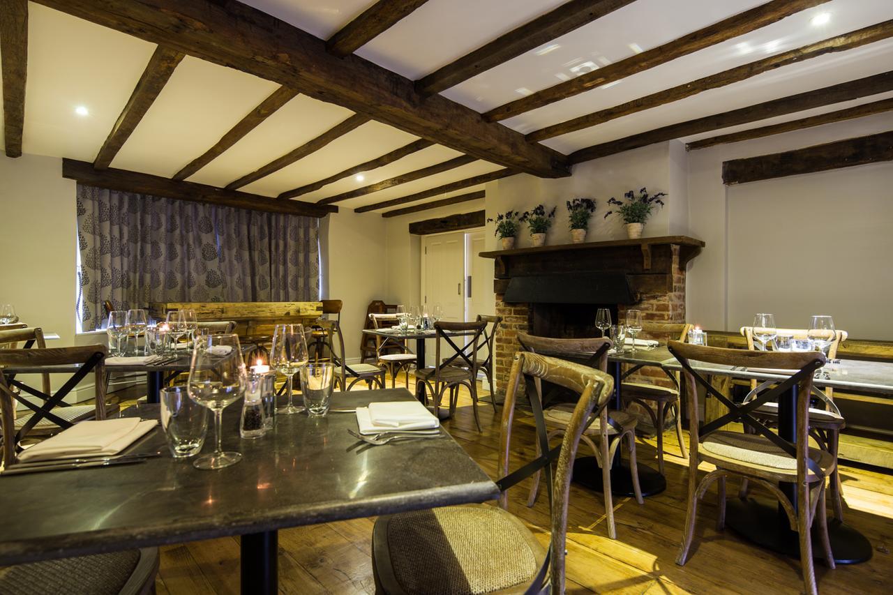 The Maple Manor Hotel Crawley  Buitenkant foto