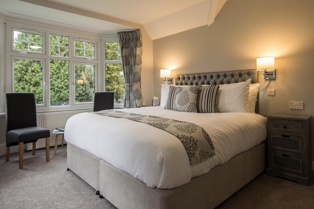 The Maple Manor Hotel Crawley  Buitenkant foto